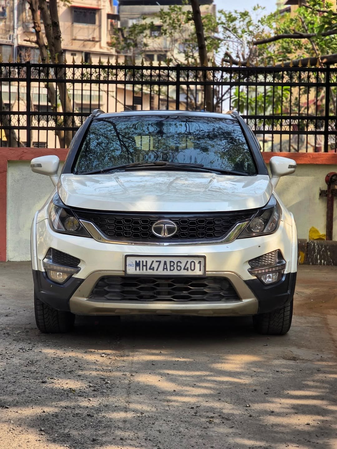 Photo by unicauto on December 25, 2025. May be an image of windshield, car, wheel and text.