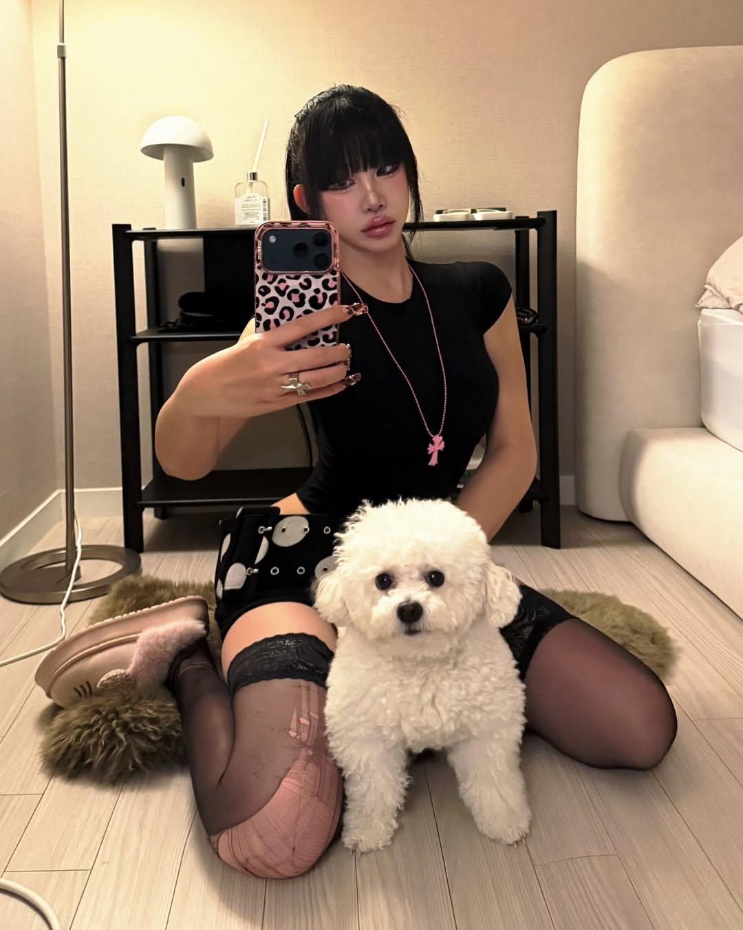 Photo shared by 뉴미 on March 24, 2026 tagging @chromeheartsofficial, @gateless_official, @gragg_official, @aramhaus_official, and @matteveil. May be an image of Maltese, fur, fishnet stockings and text.