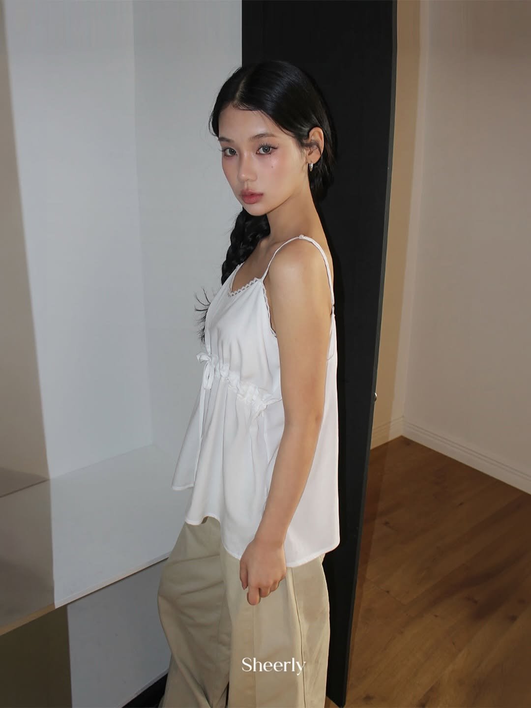 unnie_salon 게시물 이미지: 편안함은 살리고, 무드는 더한 ✨
엠파이어 레이스 스트링 뷔스티에 🤍

은은하게...