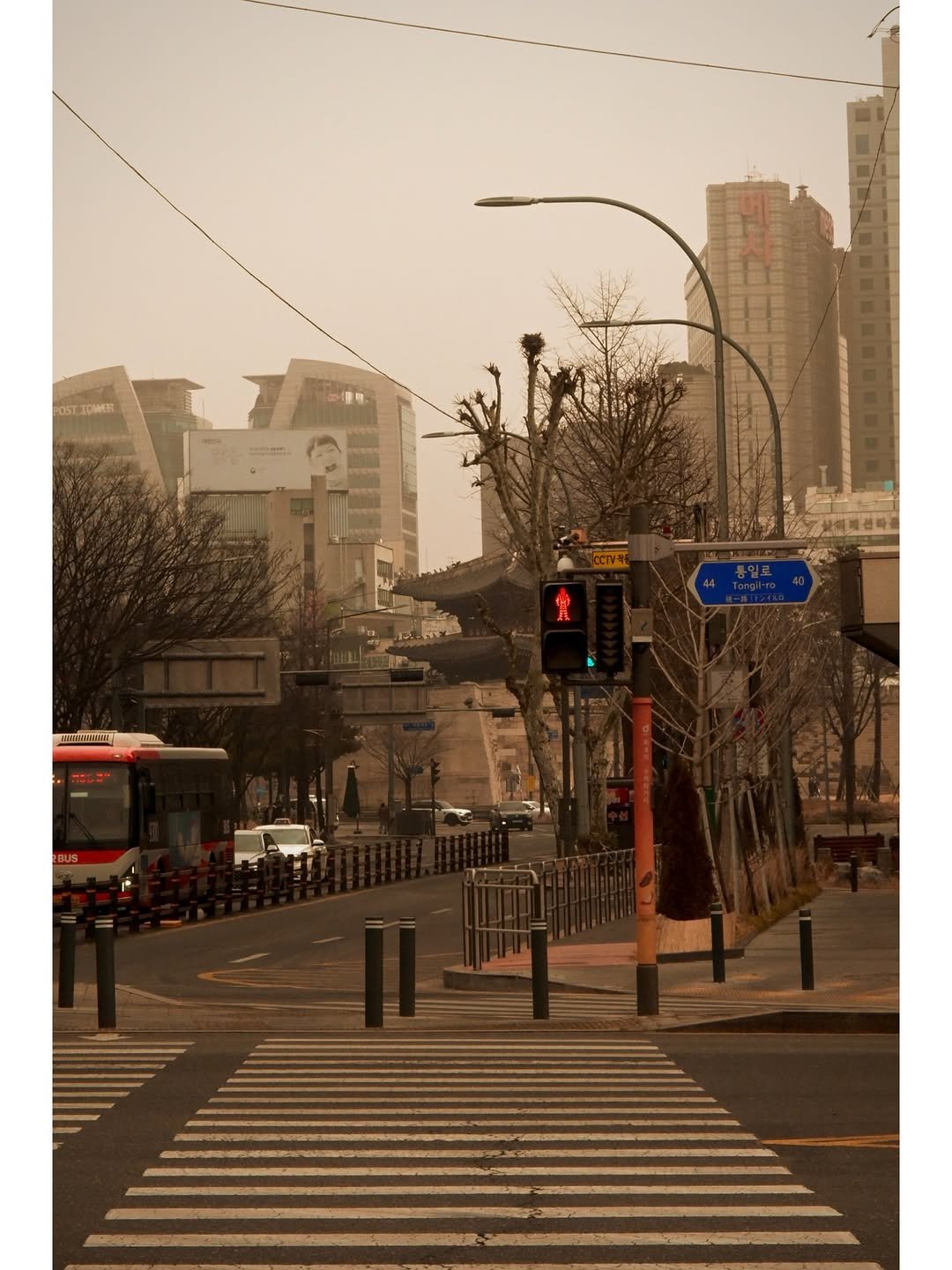 Photo by 선우 on February 25, 2026. May be an image of street, road and text.