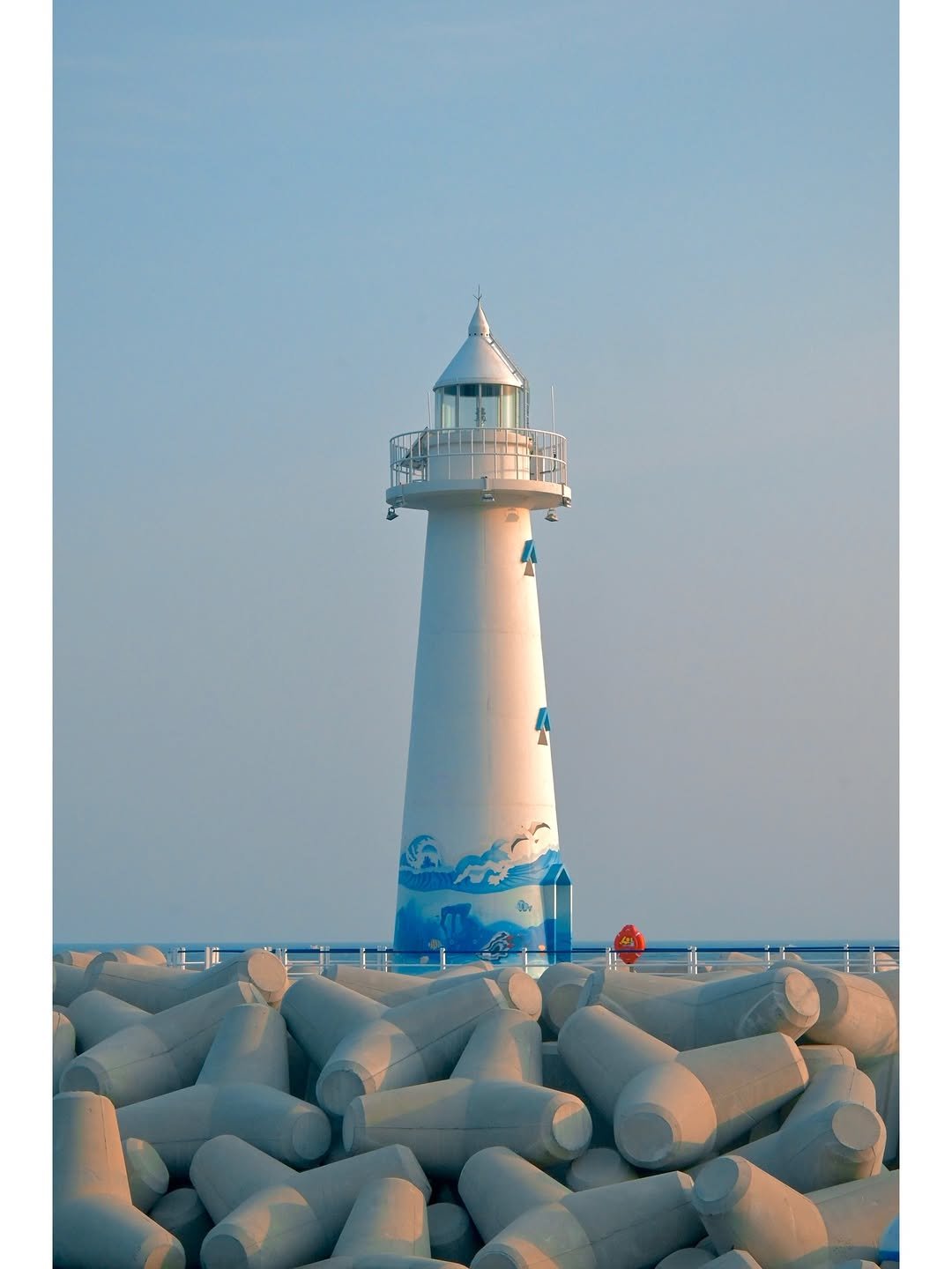 Photo by 선우 on February 20, 2026. May be an image of lighthouse and text.