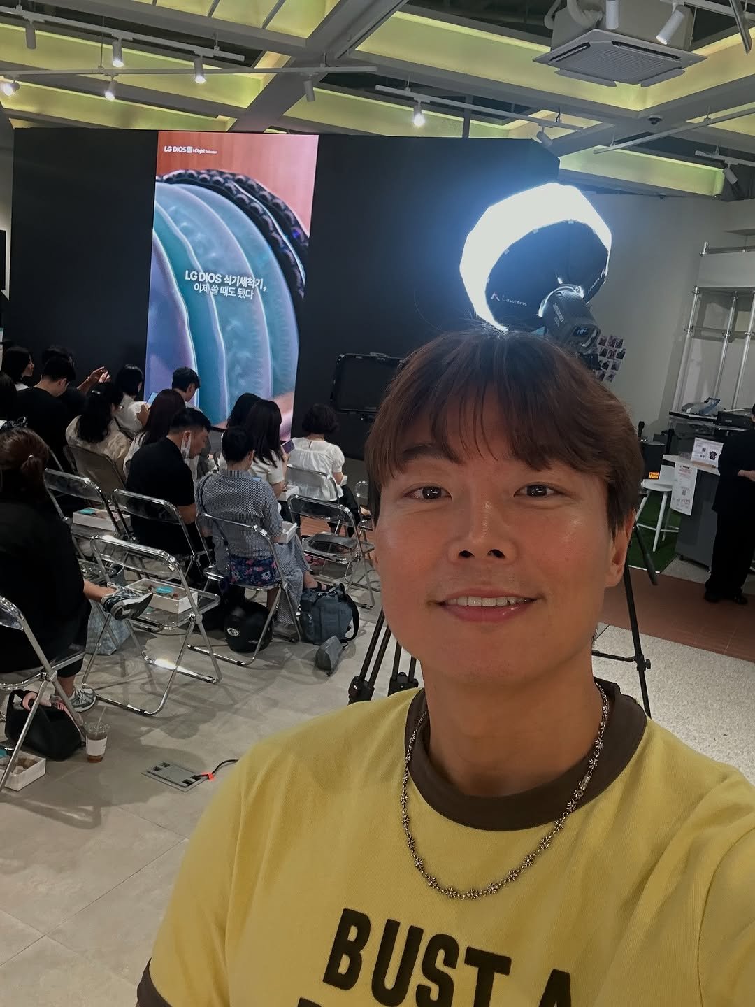 Photo shared by 남편세끼 on July 25, 2025 tagging @lgelectronics_kr, and @lge_ambassador. May be a selfie of 2 people, bangs and text.
