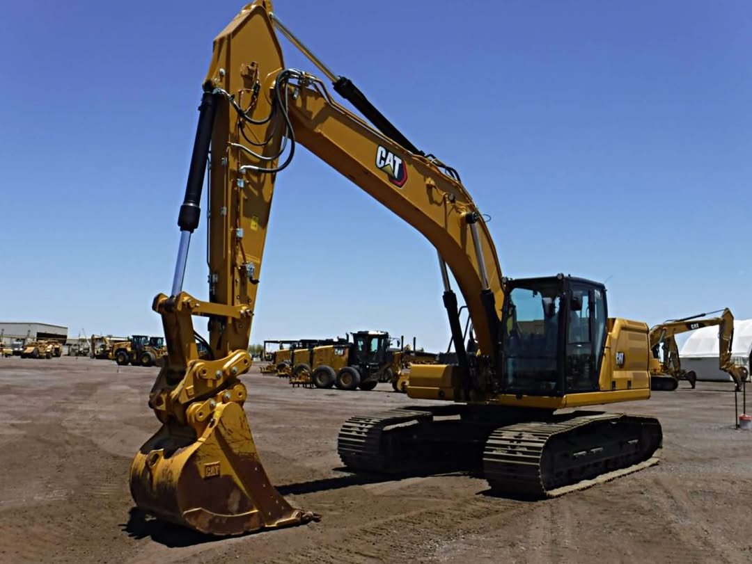 used_construction_equipment 게시물 이미지: 🚨2023 CAT 326🚨
⏱️ 980 hours ⏱️
💰$235,000...