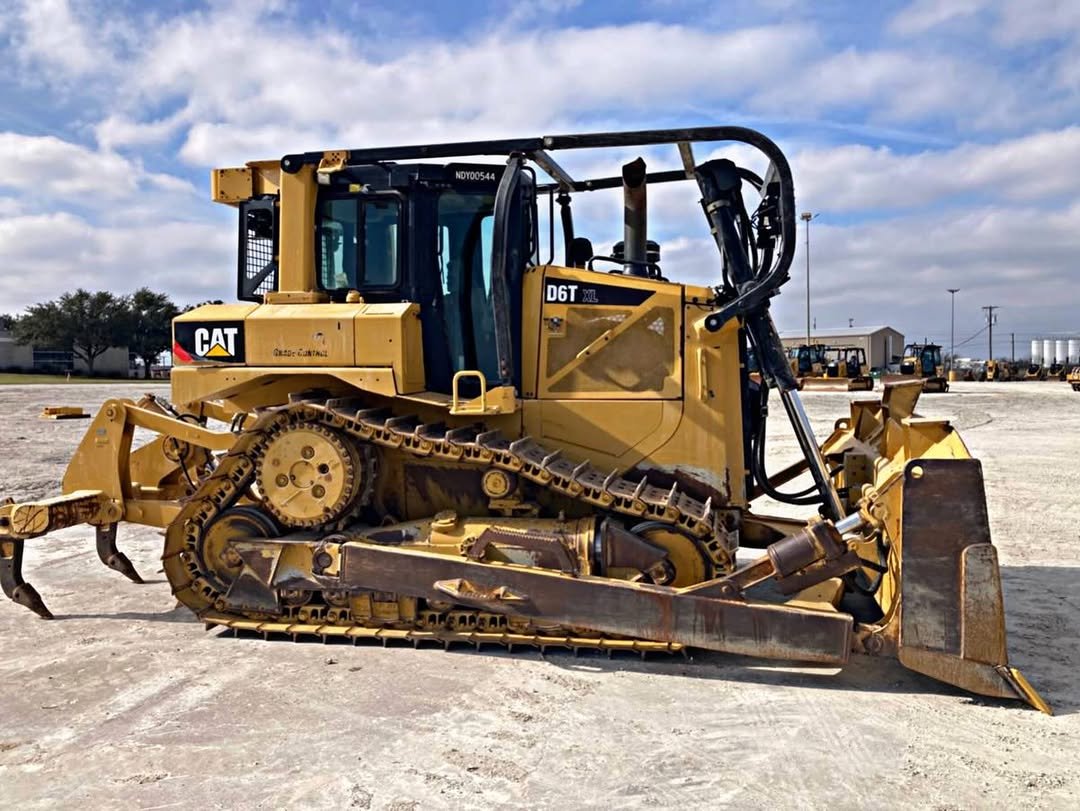 used_construction_equipment 게시물 이미지: 🚨2019 CAT D6T XL🚨
⏱️ 3,850 hours ⏱️
💰$299,950...