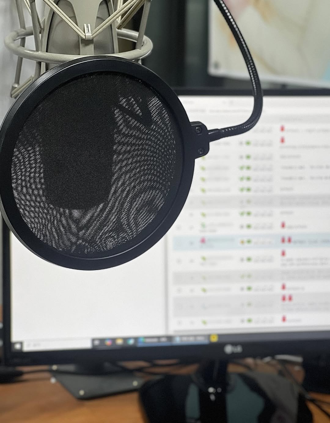 Photo by 김희수 on July 31, 2025. May be an image of speaker, stereo, microphone and text.