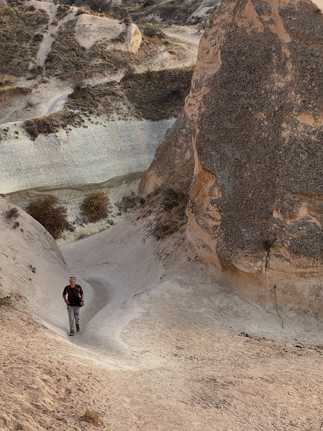 Photo by 김희수 on November 09, 2025. May be an image of climbing and text.