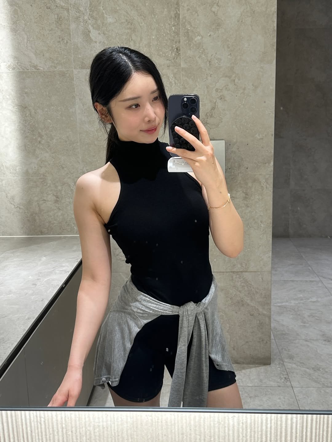 uyongemuscle 게시물 이미지: 🖤🤍🖤