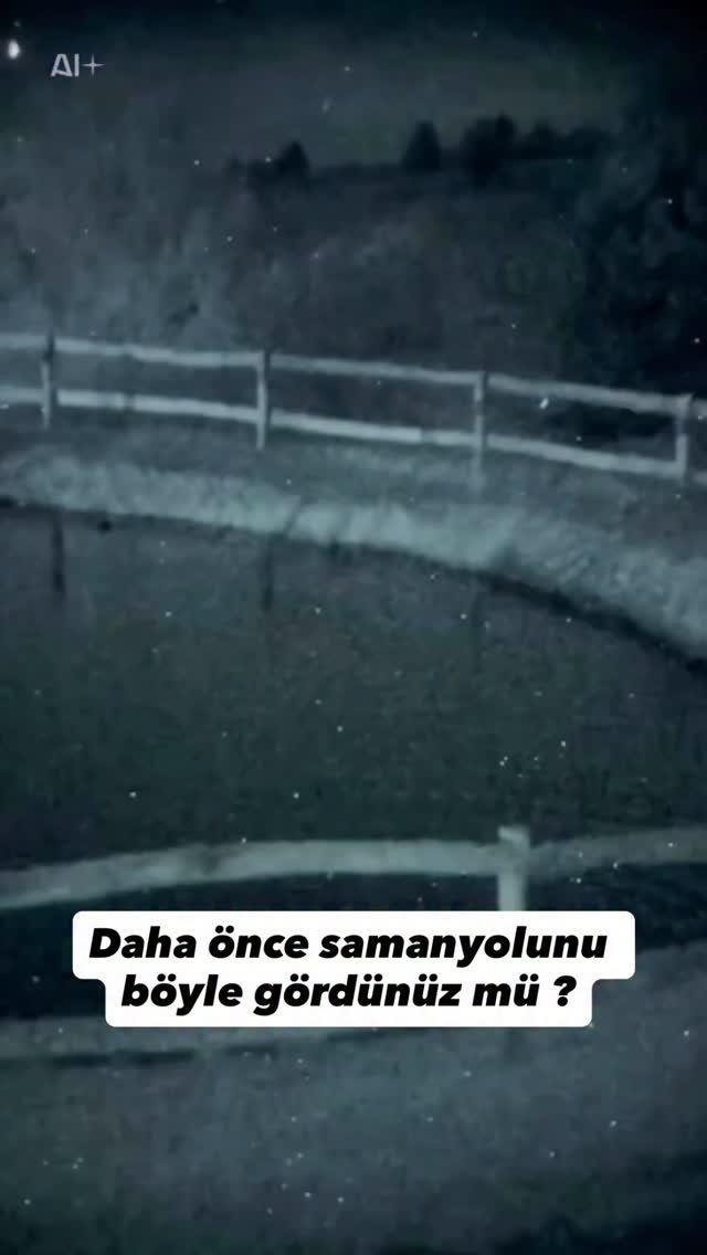 uzaybilimlerii 게시물 이미지: Samanyoluna bir de böyle bakın 🌌
Credit:...