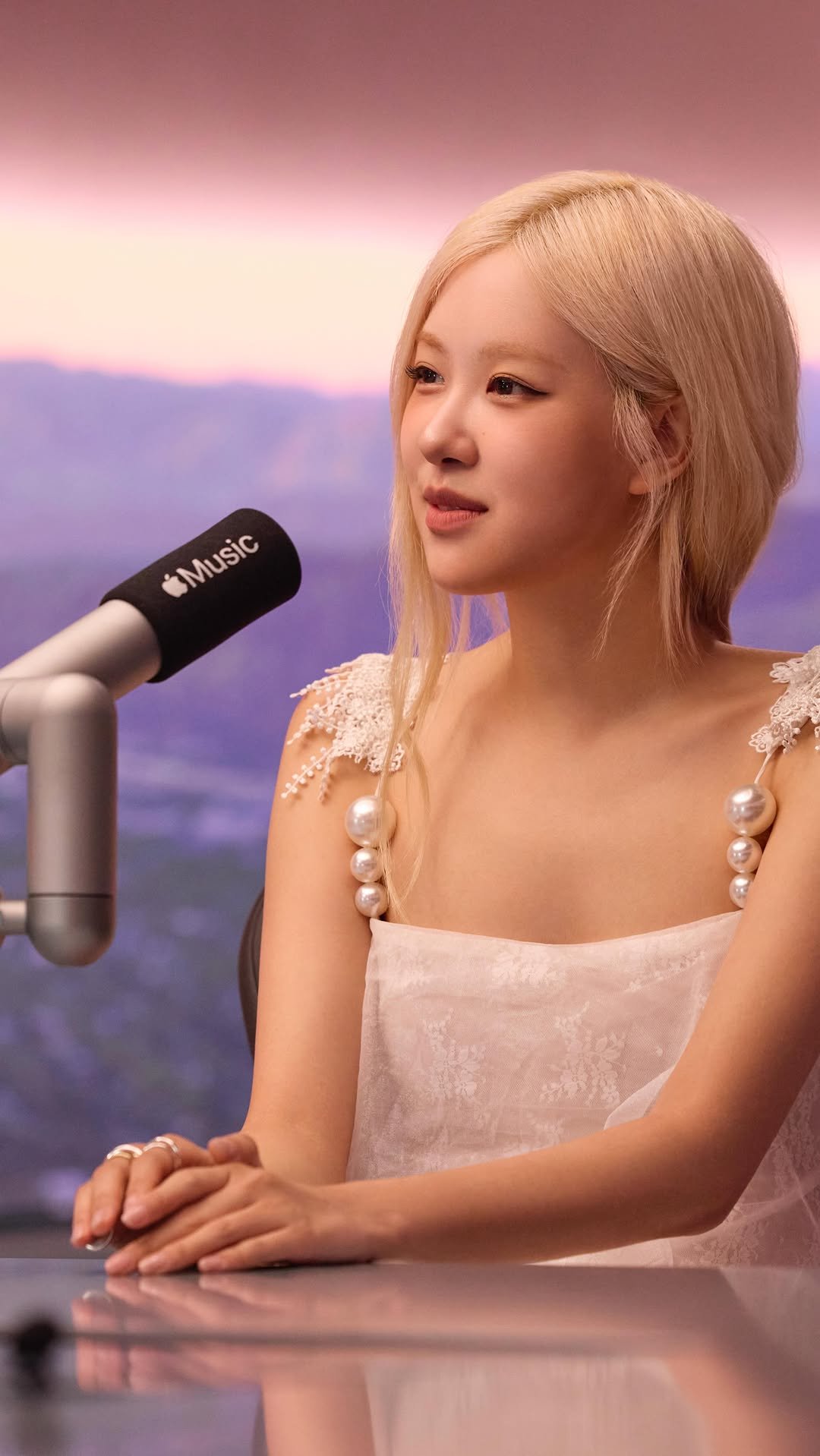 vampirehollie 게시물 이미지: rosie chats all things ‘rosie’ one year later...