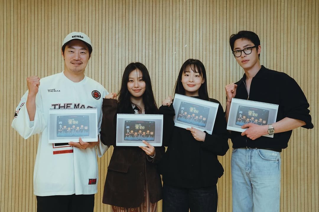 Photo shared by 한준희 on April 28, 2025 tagging @gominsi, @lee.hee.jun, @summerbysummer7, @minhakim__, @jxxvvxxk, and @shotcake_corp.