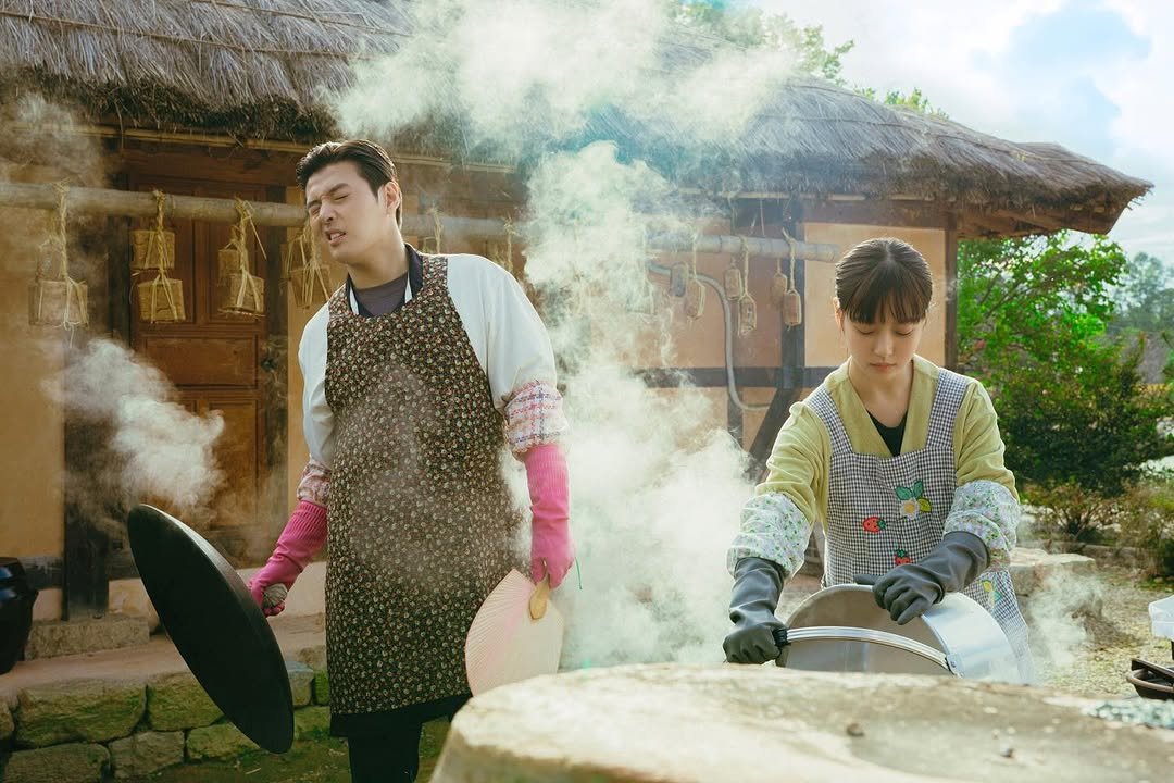 Photo by 한준희 in Jeonju, Korea with @gominsi, @yoo_yeonseok, @subinyu1106, @kimshinrock, @studiogenie_official, @kanghaneul_official, and @shotcake_corp.