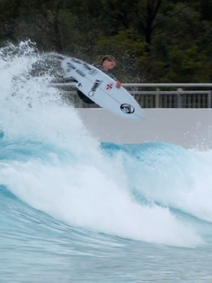 vanssurf 게시물 이미지: A stacked field for the first @stab_high on...