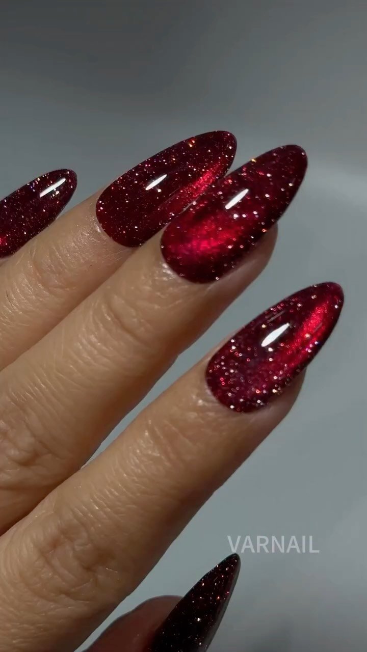 varnailcom 게시물 이미지: 🎅✨❤️Sparkling Red Holiday Nails! What do u...