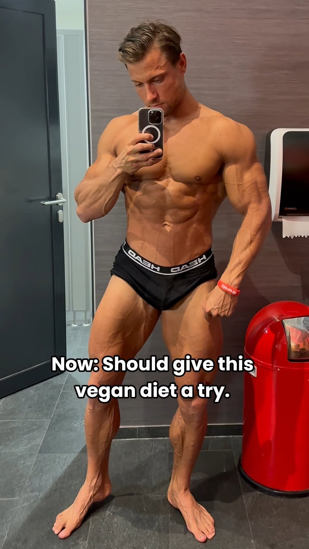 veganbowls 게시물 이미지: They told me to eat some meat 11 years ago....