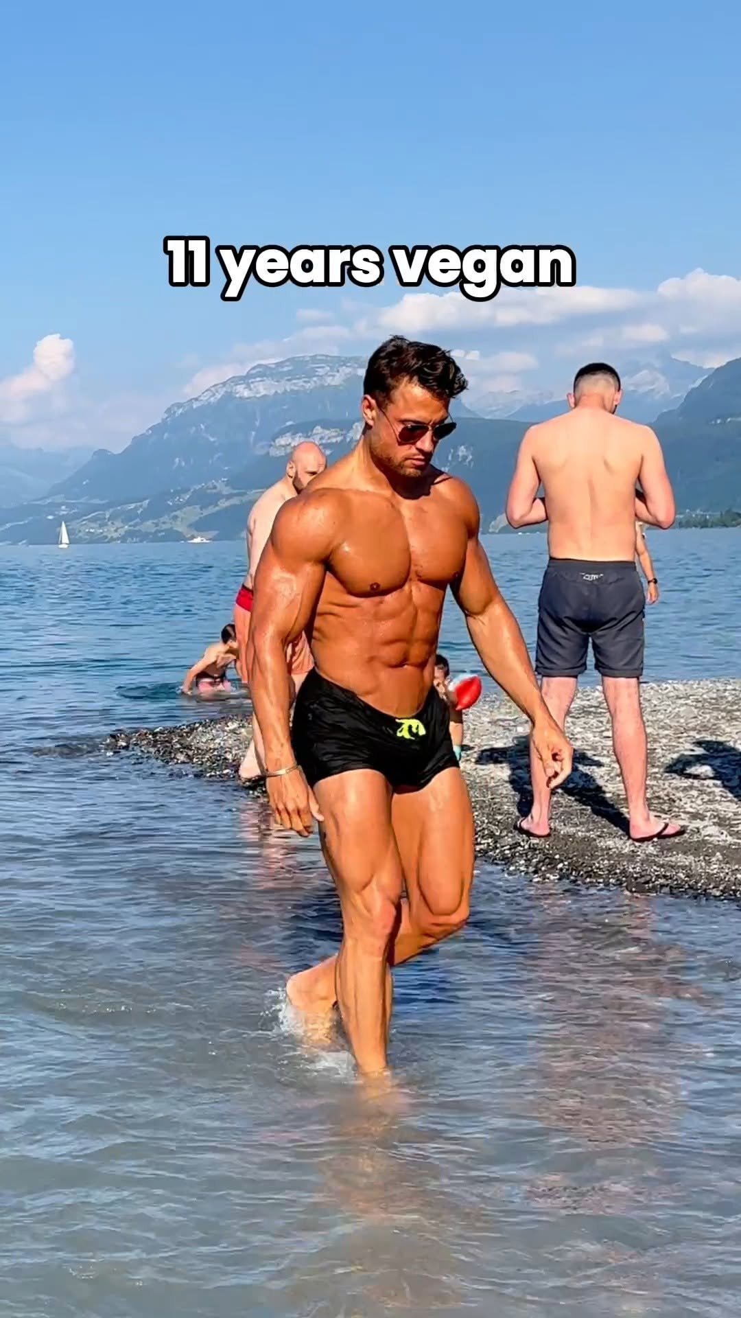 veganbowls 게시물 이미지: To all the guys who still say you can’t build...