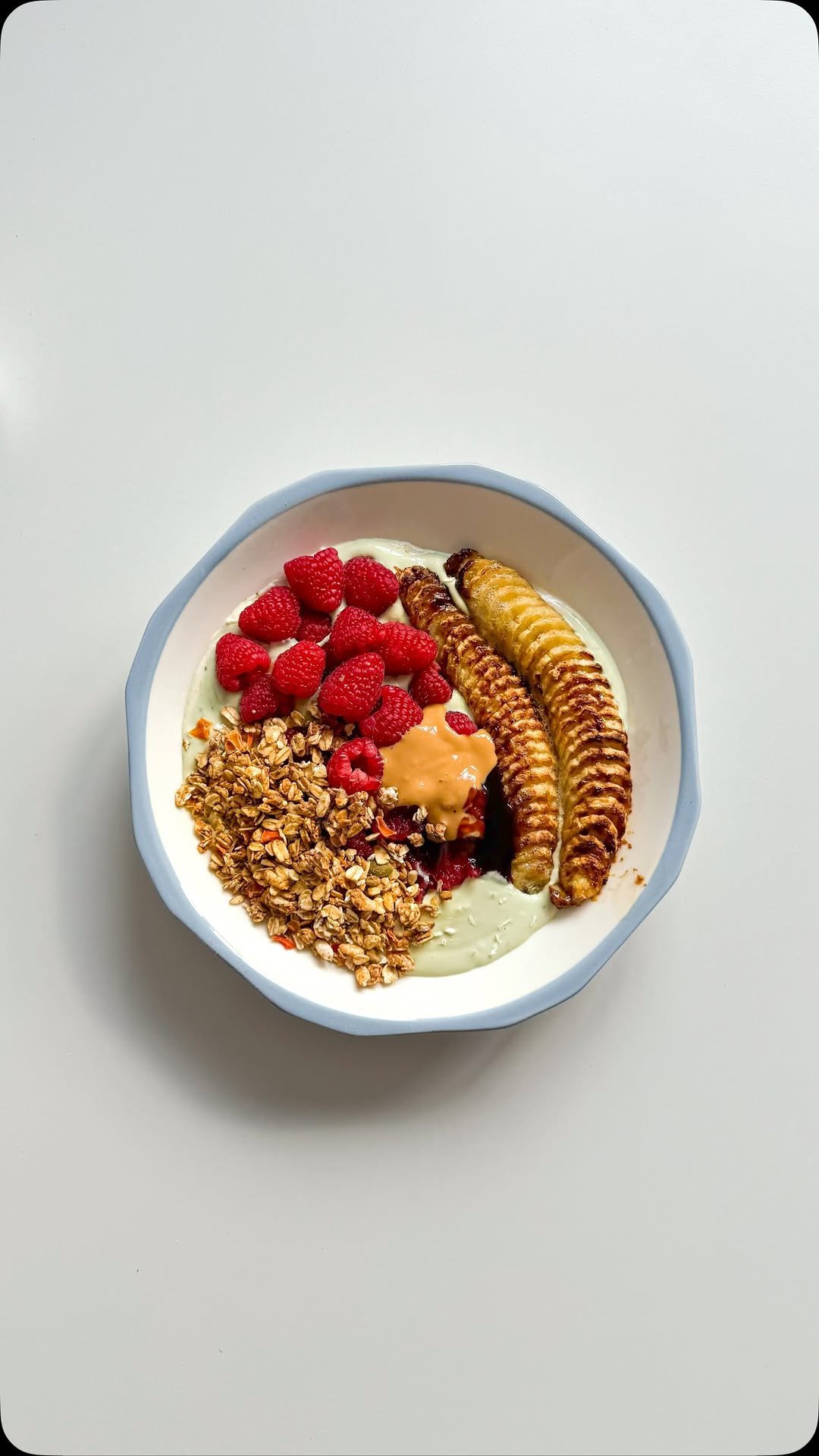 vegangirlboss 게시물 이미지: summer breakfast recipe 🍌✨

i've been obsessed...