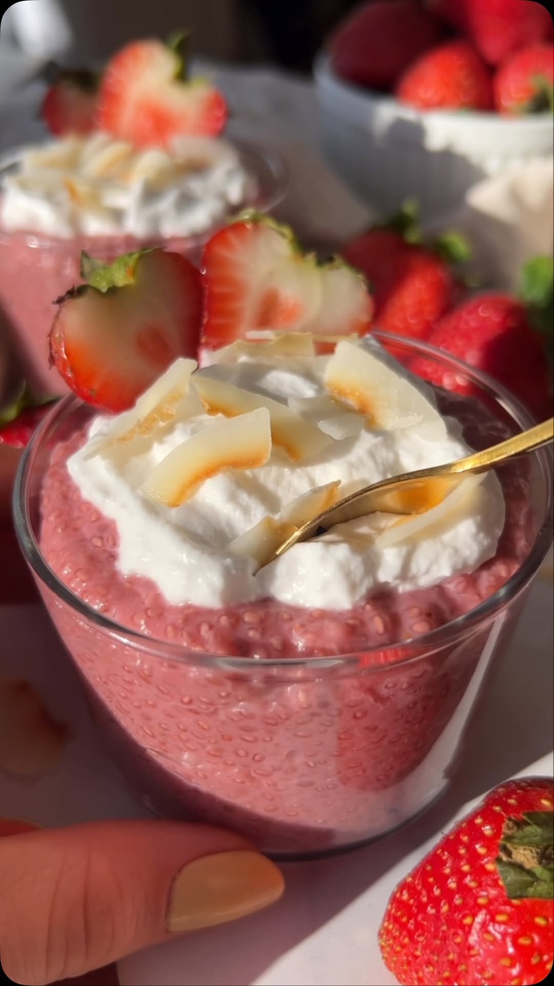 veggieworldrecipes 게시물 이미지: ✨🍓Strawberry Chia Pudding🍓✨

This strawberry...