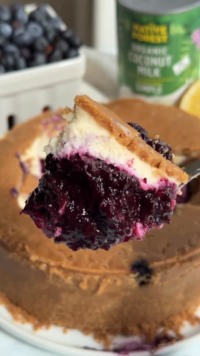 veggieworldrecipes 게시물 이미지: ✨🫐Viral Upside-Down Blueberry Cheesecake🫐✨

I...
