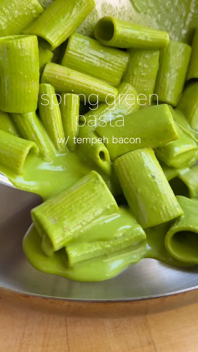 vegscratchkitchen 게시물 이미지: spring green pasta 🌱 w/ tempeh bacon 🥓 comment...