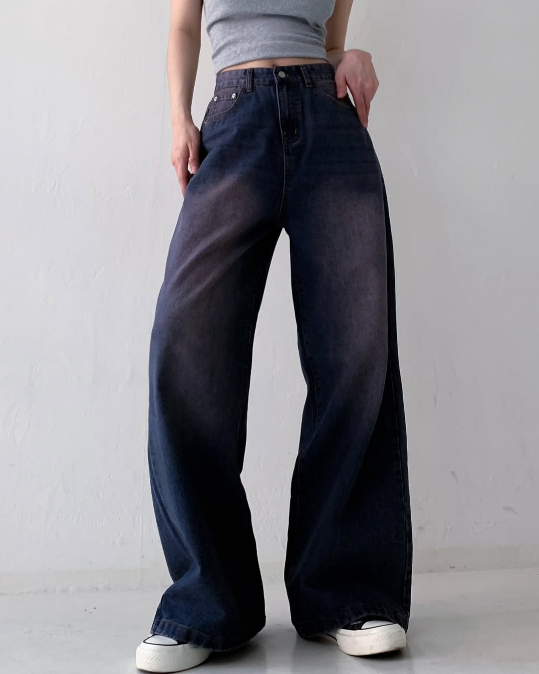 Photo by 벨리나 VELINA on April 10, 2025.