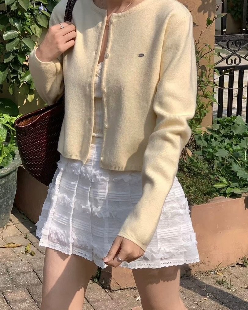 Photo by 벨리나 VELINA on March 20, 2025.