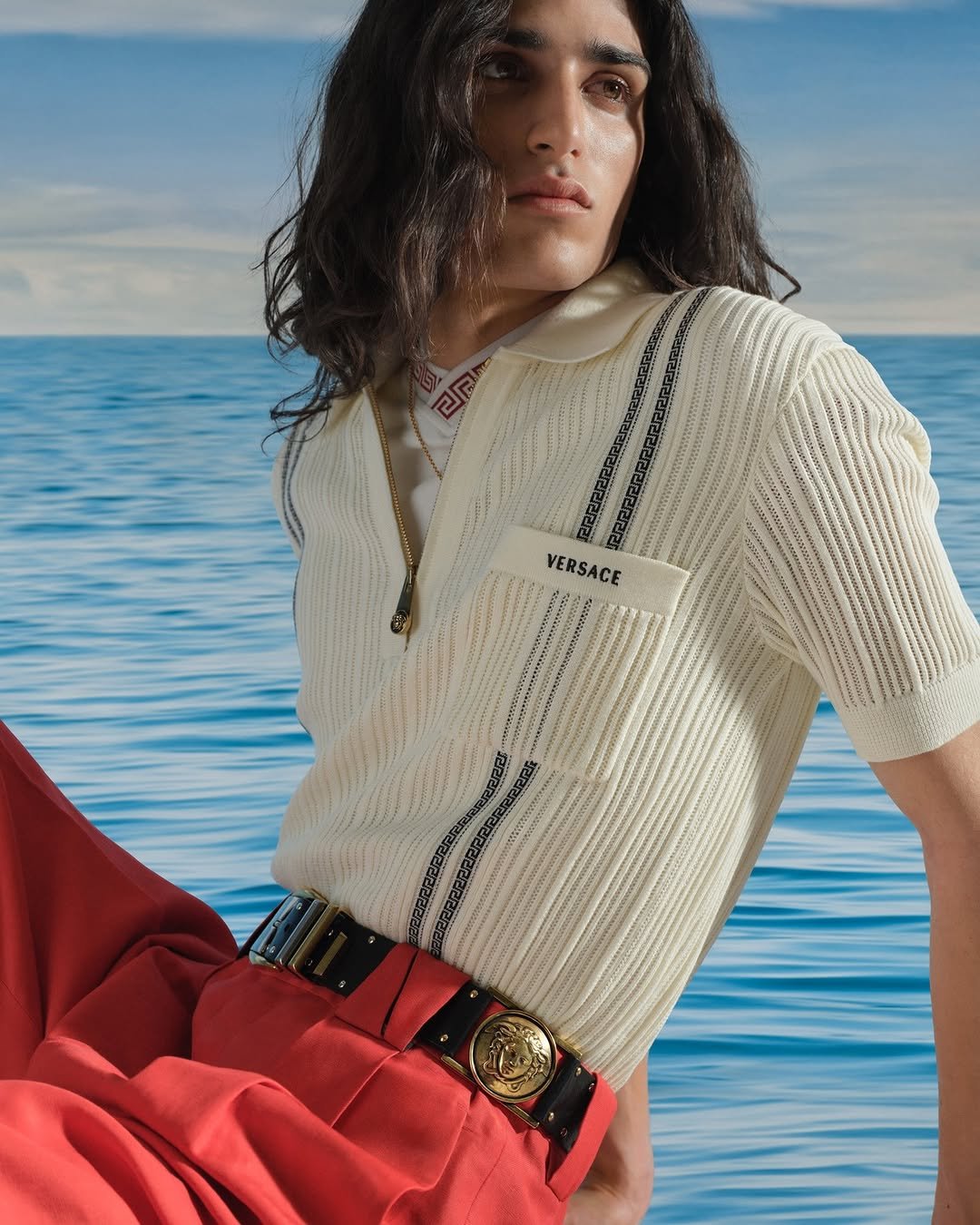 versace 게시물 이미지: Versace La Vacanza 2026.