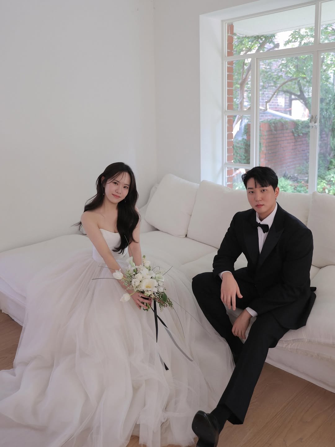 verygoodwedding 게시물 이미지: ⠀⠀⠀
두 분만의 무드로 꽉 채운, 발랄하지만 세련되게...