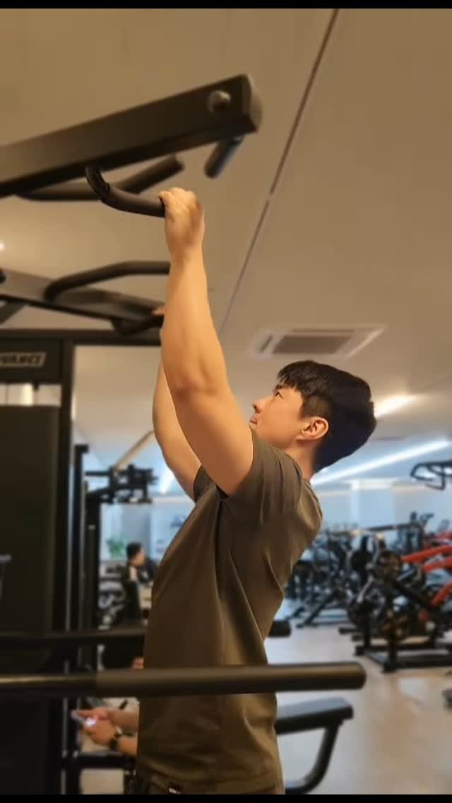 verysolid_ 게시물 이미지: 턱걸이 연습