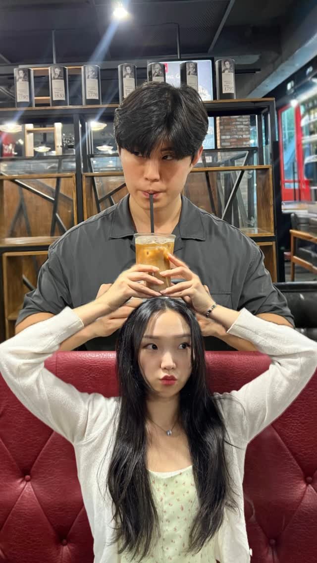 vi.manner 게시물 이미지: 해외에서 인스타 80만 좋아요 받은
사진 만드는 법, 알려드릴게요 :)
함께 사진...