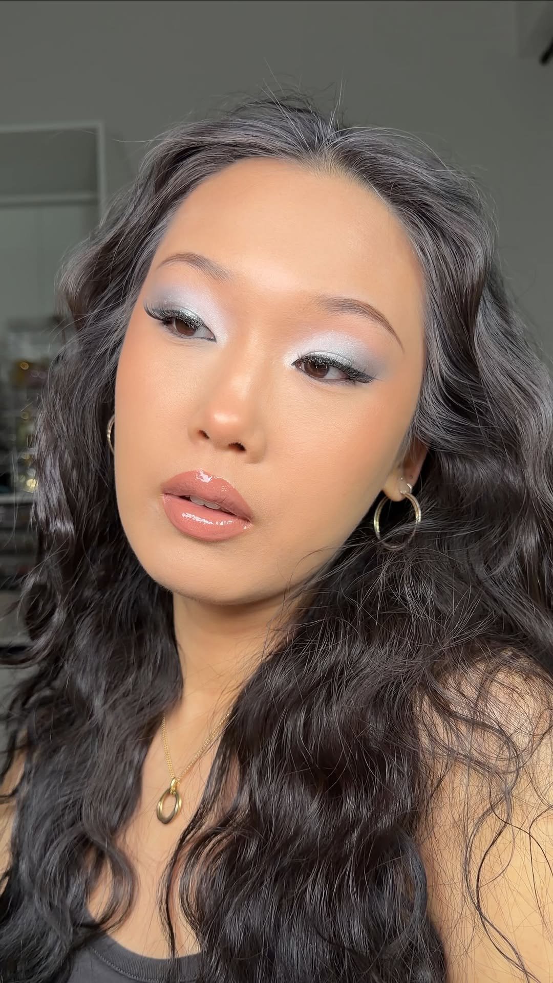 via.ilyou 게시물 이미지: silver smokey eye inspo!!