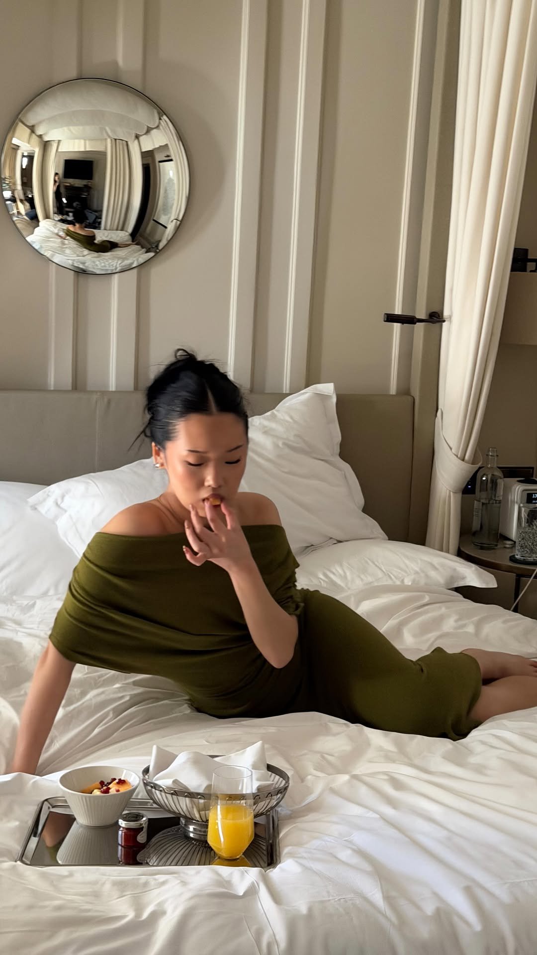 via.ilyou 게시물 이미지: GRWM in 3 minutes ⏰ @maccosmetics �
Products...