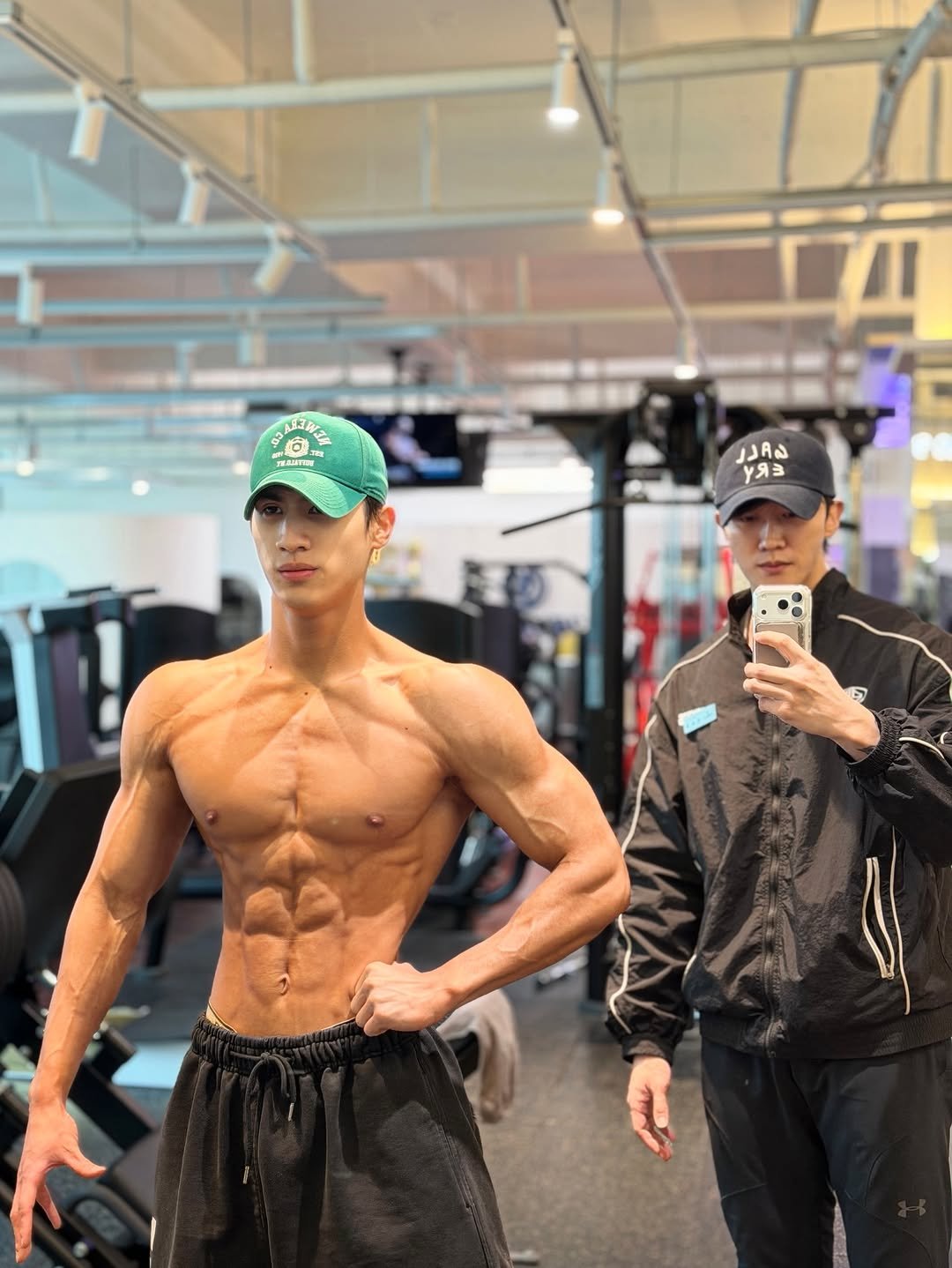 vibra_captain 게시물 이미지: 스포츠모델 주니어 윤승재선수
작년보다
근육량 디테일 모두 업그레이드👏🏻👏🏻👍
D-4주 🔥
