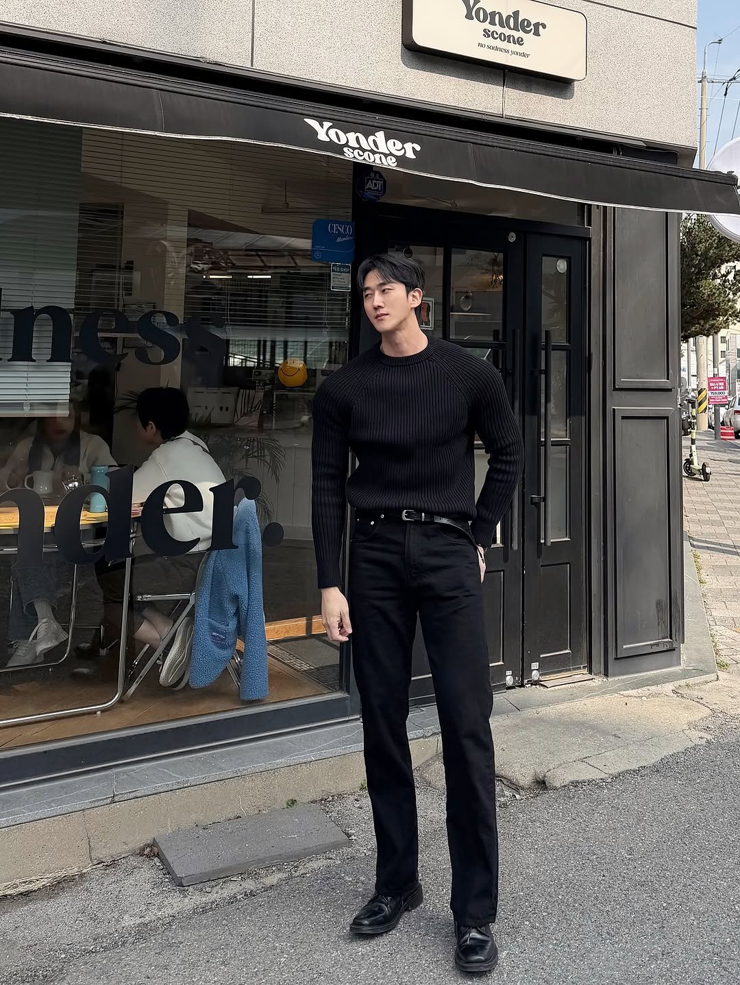 vibra_captain 게시물 이미지: 스콘맛집☺️

몸좋아보이는 니트 
#광고 #제품제공 #바우로 #Bowlow
@bowlow.co.kr