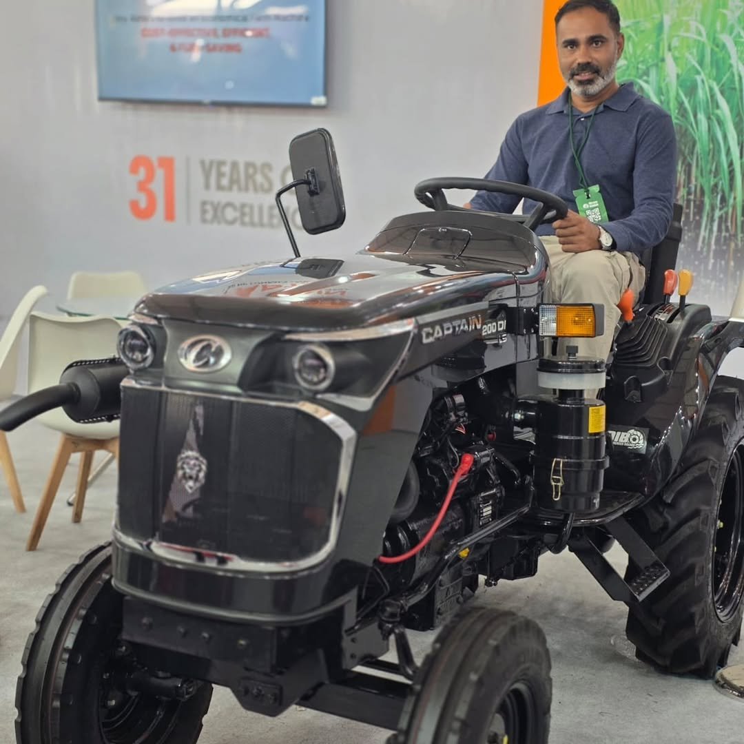 Photo by Patel Brijesh on December 14, 2025. May be an image of tractor, lawnmower and text that says '31 31YEARS YEARS EXCELLE CADTAINgO0DI TAjIN 200D CAP 김태호 /'.