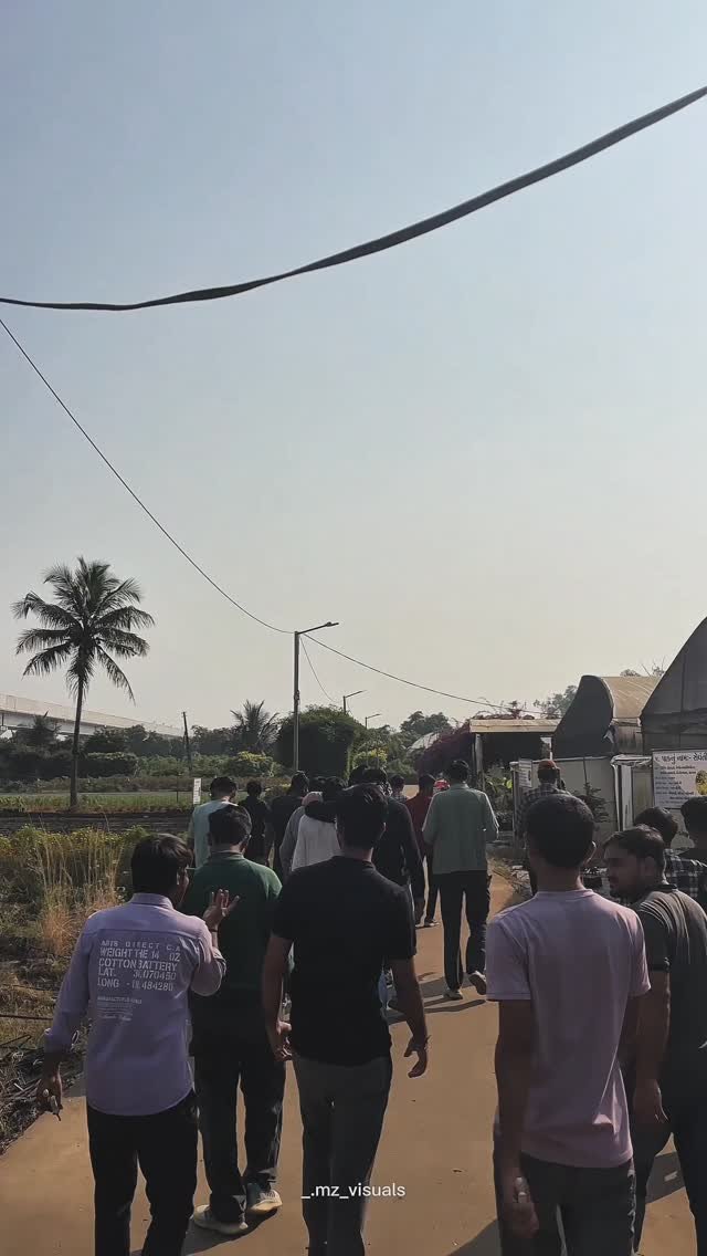 vibrant_orchard09 게시물 이미지: 🌸“From soil to smile — the journey of a flower.”🌸