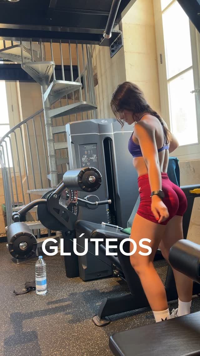 victoria.monasterios 게시물 이미지: GLÚTEOS Y FEMORAL 🍑 todooooo 4x(8-12)
1. Hip...
