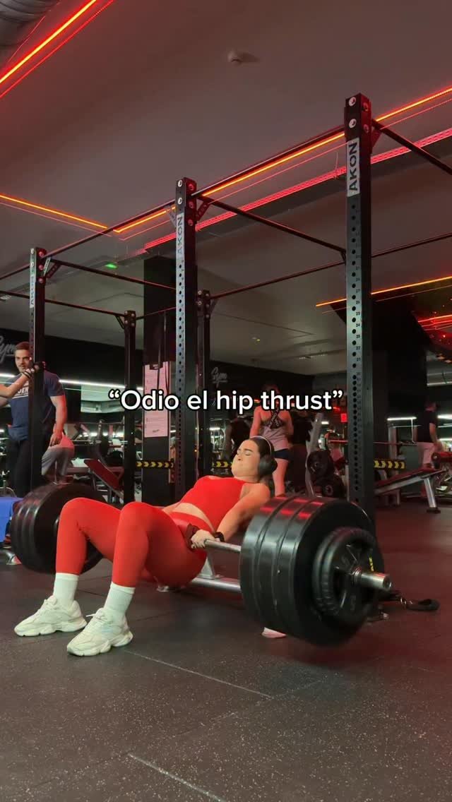 victoria.monasterios 게시물 이미지: Esos glúteos no van a crecer solos 💅

#gym...