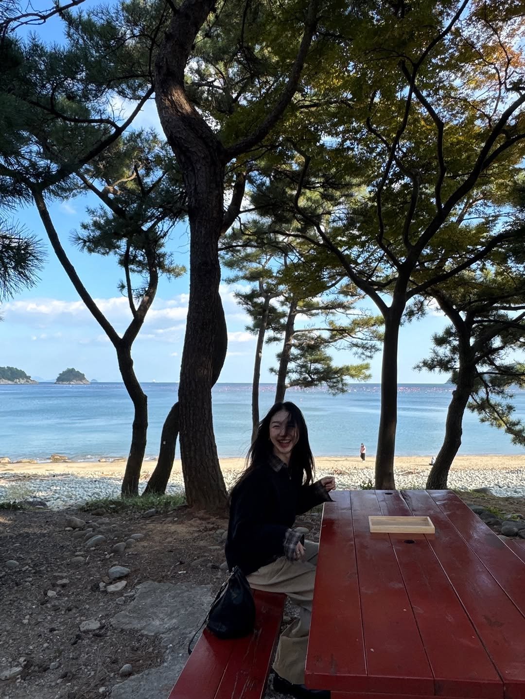 Photo by 비디아 on November 02, 2025. May be an image of ocean and text.