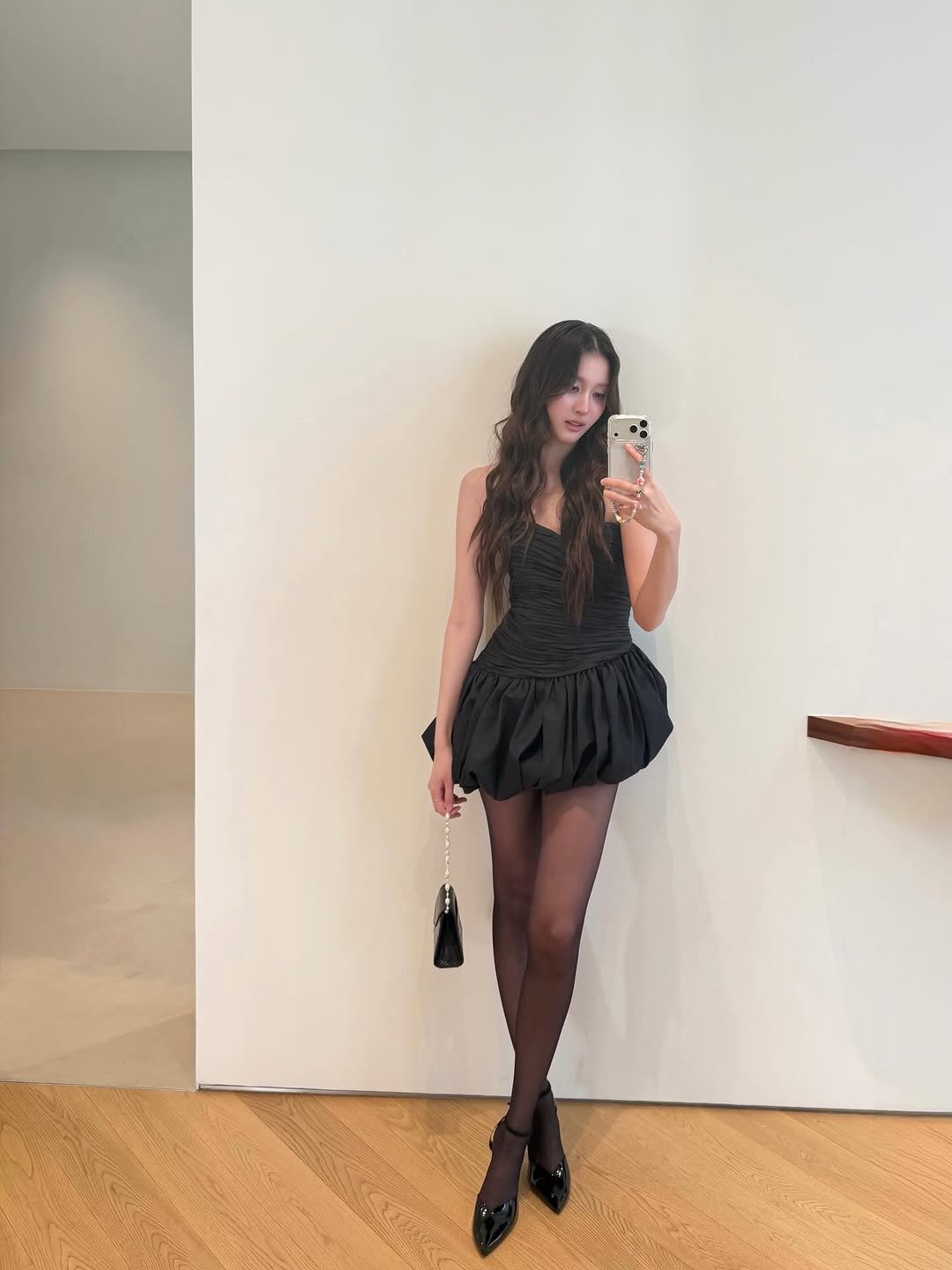 Photo by Benyapa j. on November 24, 2025. May be an image of miniskirt and text.