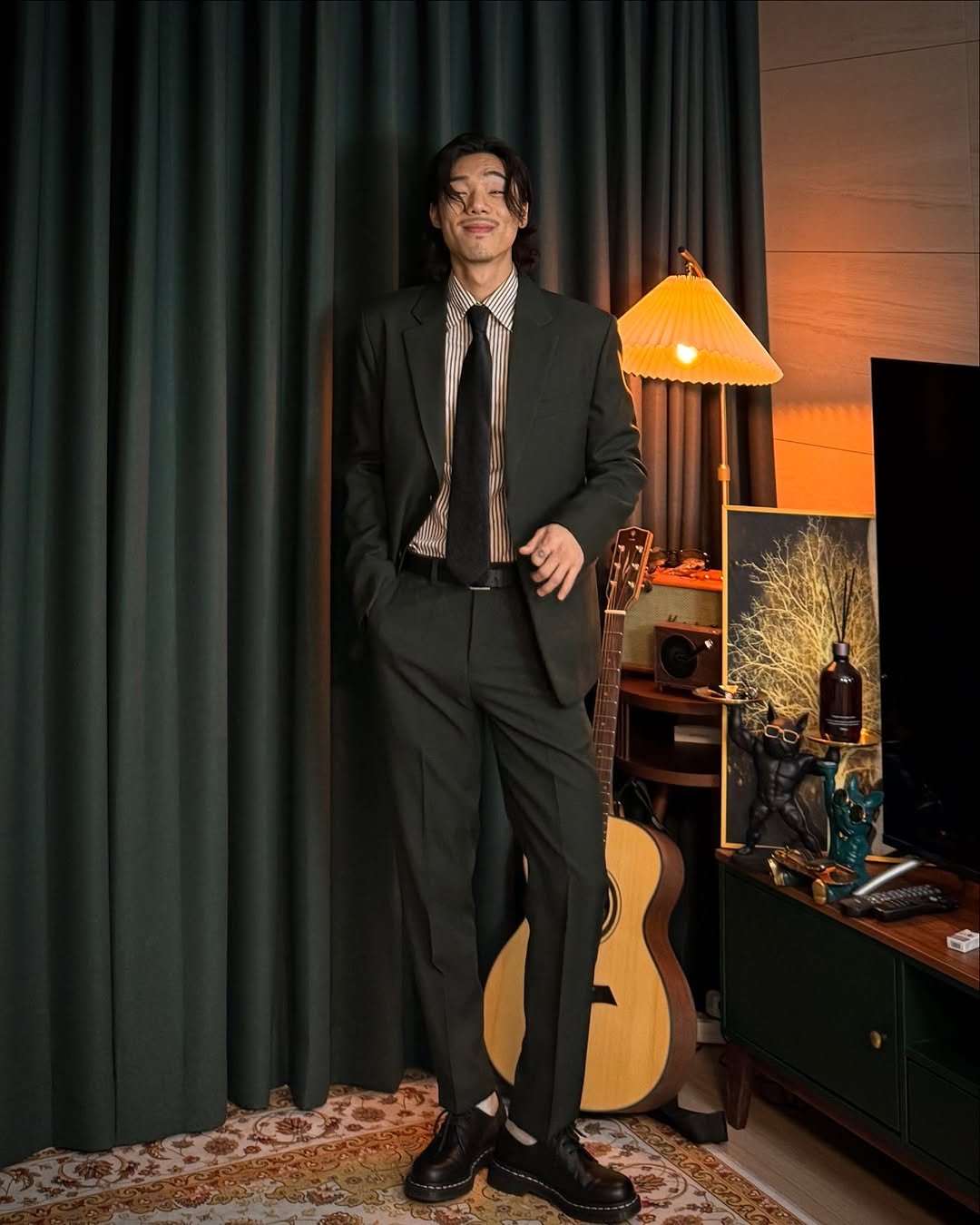 Photo shared by 비 르 on April 01, 2025 tagging @virstyle.kr. May be an image of 1 person and suit.