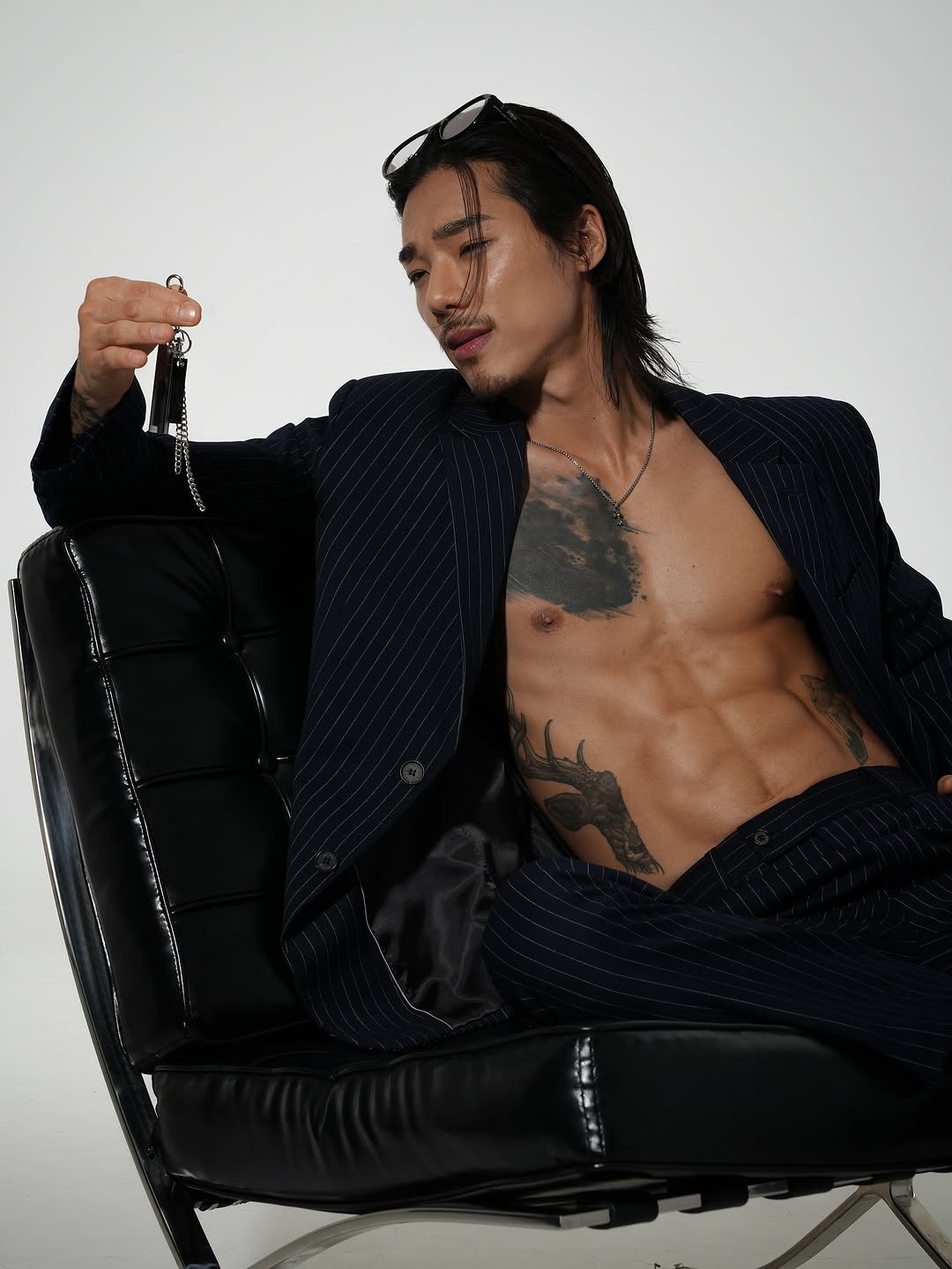 Photo shared by 비 르 on September 22, 2025 tagging @musinsa.official, @not4u_korea, and @virstyle.kr. May be an image of 1 person.