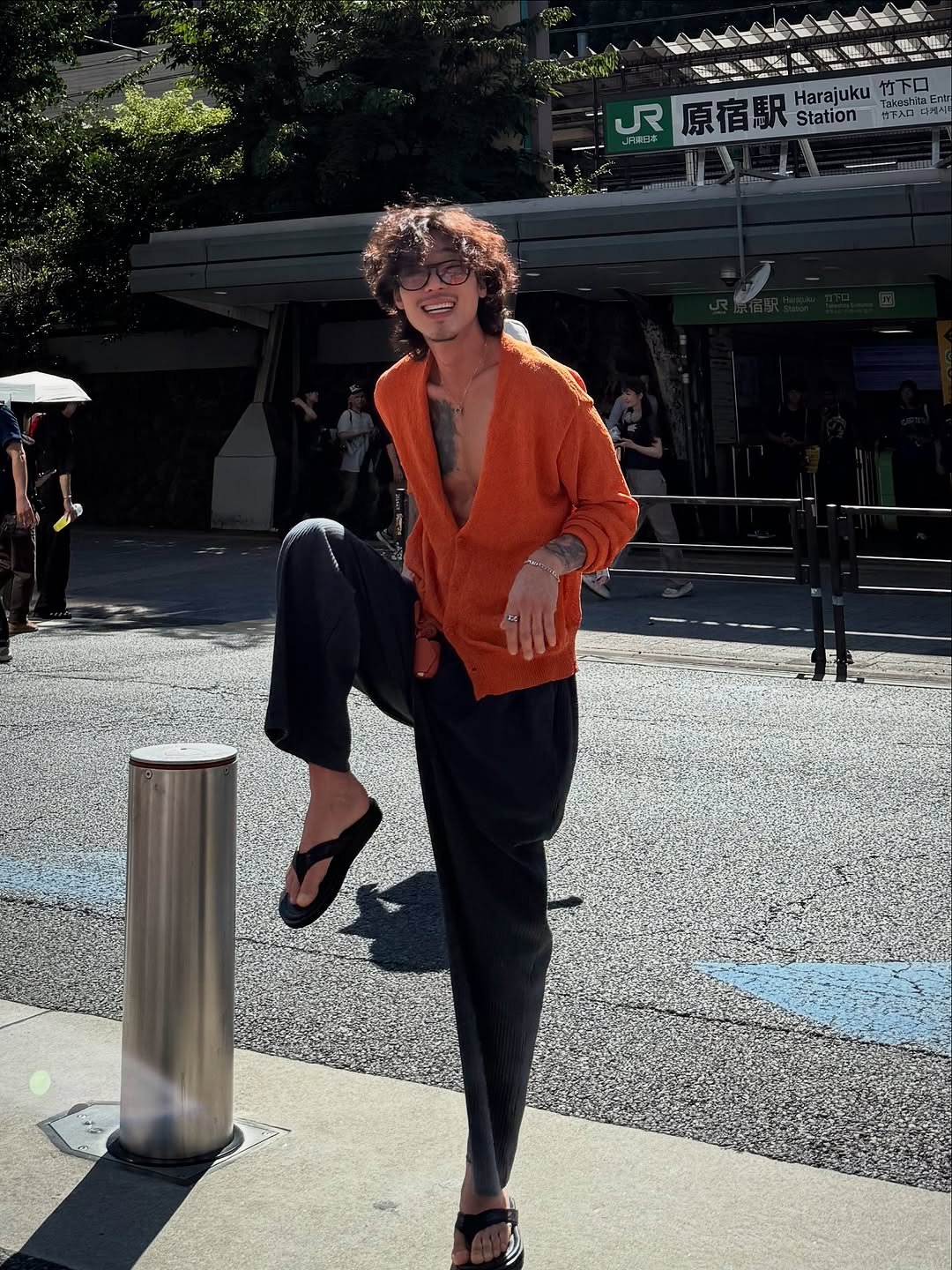 Photo shared by 비 르 on July 25, 2025 tagging @virstyle.kr. May be an image of 4 people and street.