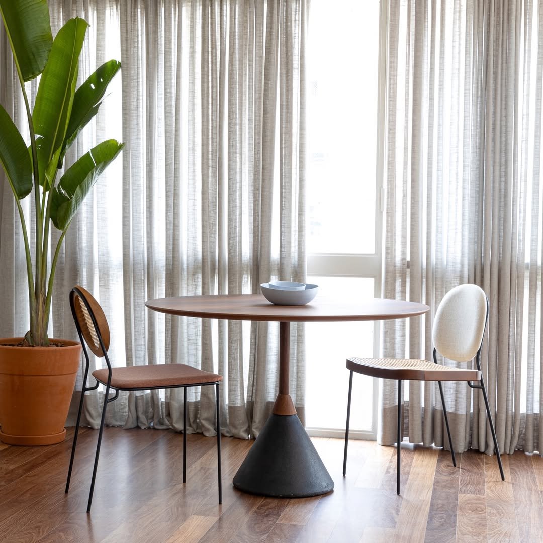 virgulaovo 게시물 이미지: cadeira Quadros e mesa Carretel

Quadros chair...