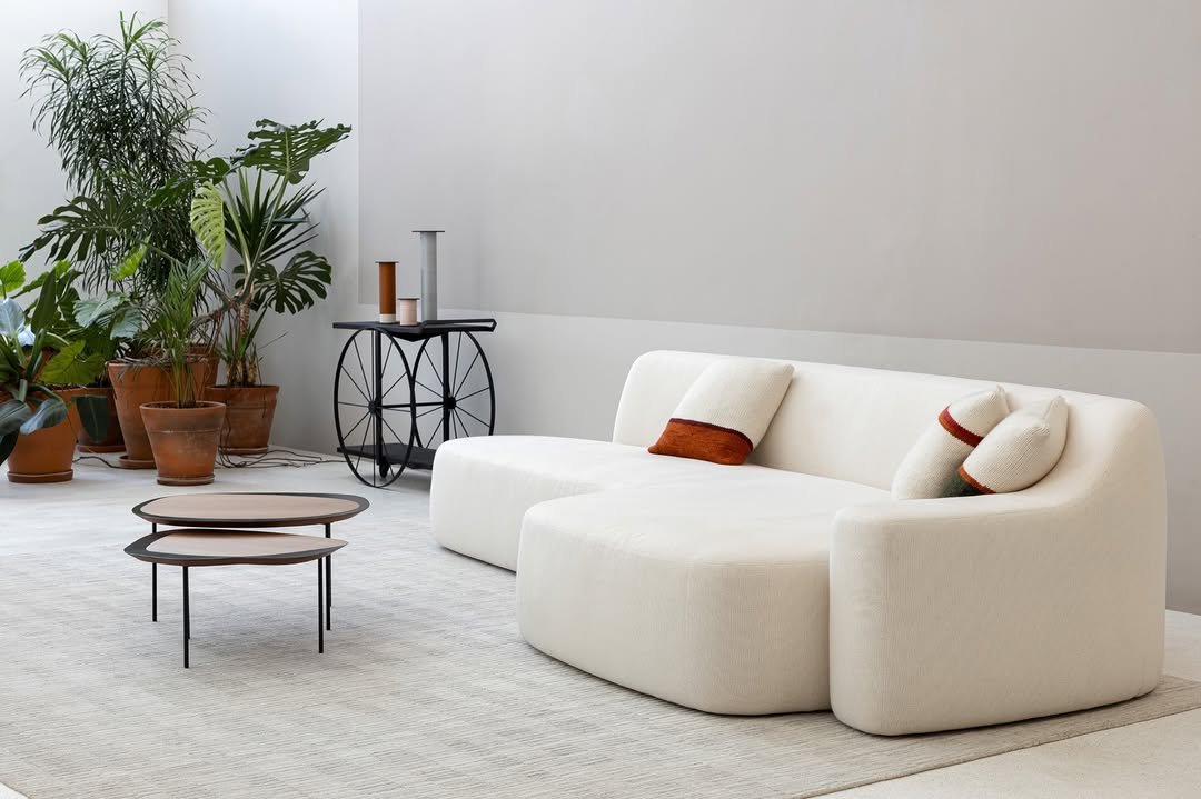 Photo by ,ovo on March 27, 2026. May be an image of futon, sofa, ottoman, chaise lounge, armchair, living room, indoors and text.