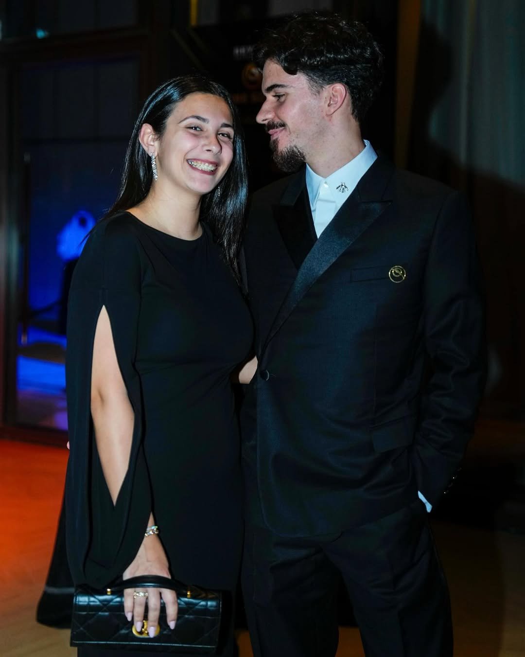Photo shared by Vítor Ferreira on December 29, 2025 tagging @globesoccer, and @a.tati.ana. May be an image of one or more people, people smiling, dress, dinner jacket and text.