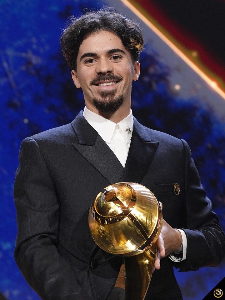 Photo by Globe Soccer in Atlantis The Royal with @vitinha, @mahdacademy, @saltanatdiamondgallery, and @beyonddevelopments. May be an image of one or more people, people playing football, ball and text.
