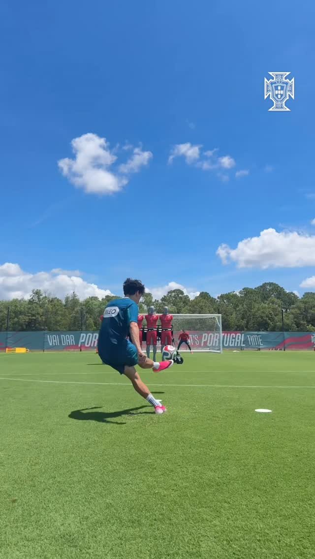 vitinha 게시물 이미지: 𝗩𝗶𝘁𝗶𝗻𝗵𝗮. ☄️😮‍💨

#VaiDarPortugal | #ItsPortugalTime