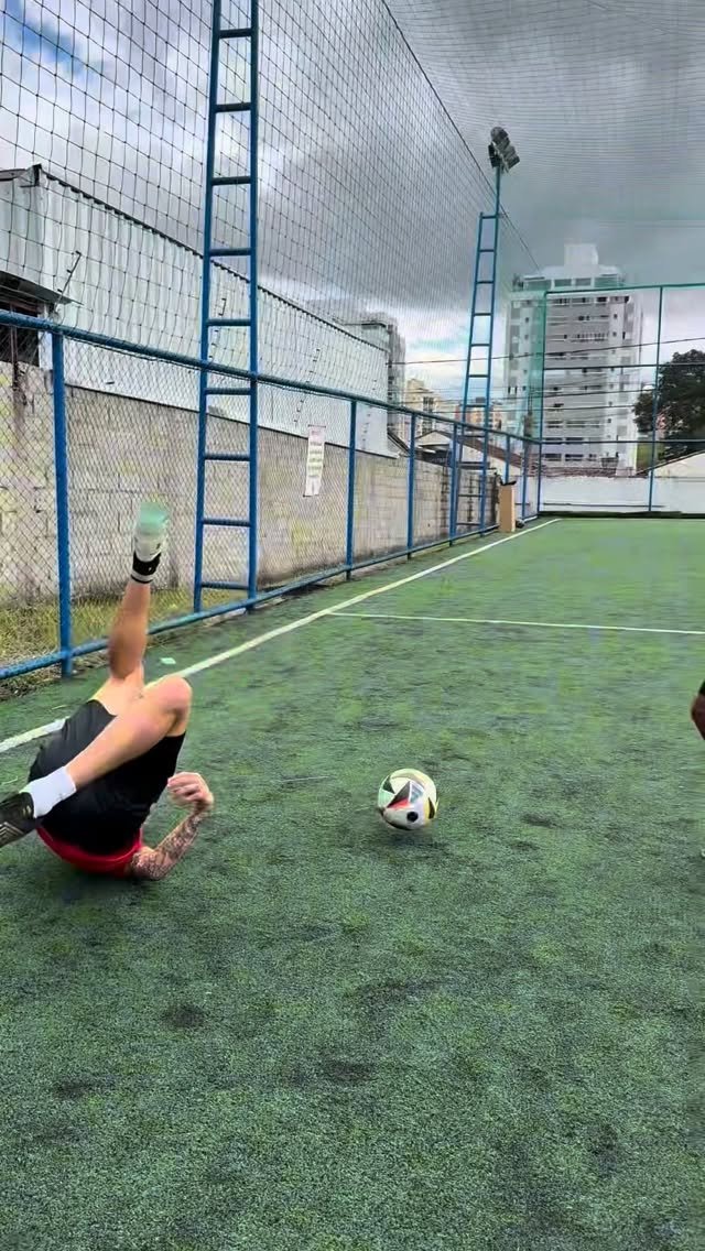 vitinmartiins_ 게시물 이미지: Será que é IA? 🤣