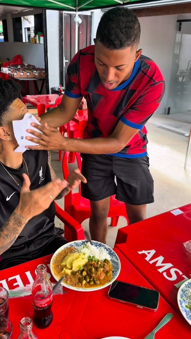 vitinmartiins_ 게시물 이미지: Tem base ? 🤦🏽‍♂️