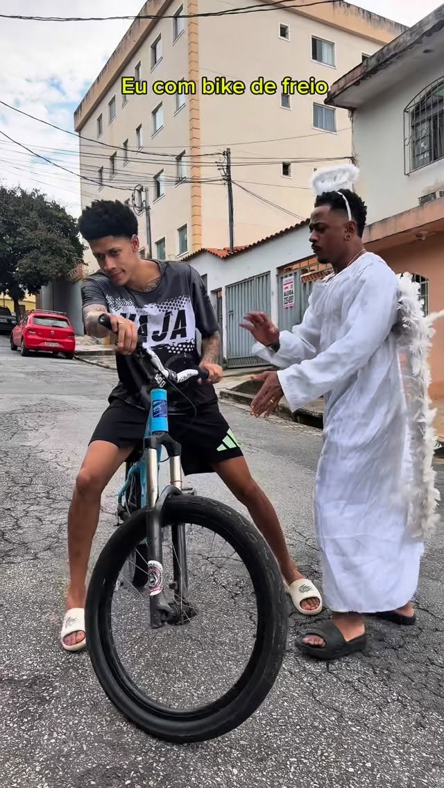 vitinmartiins_ 게시물 이미지: Né possível 🤣🤣